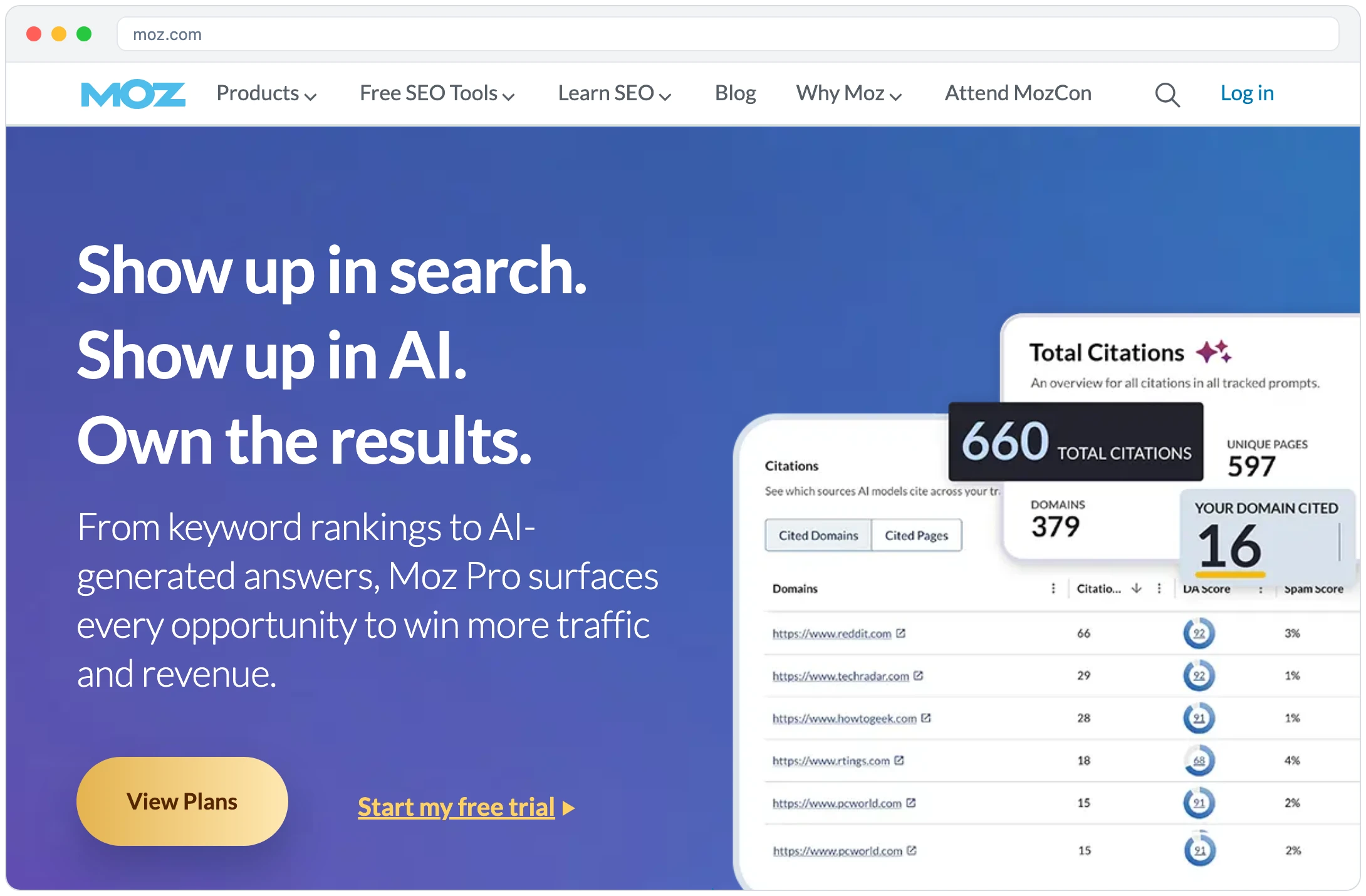 Titulní stránka Moz s heslem Show up in search, show up in AI a náhledem reportu Total Citations v Moz Pro